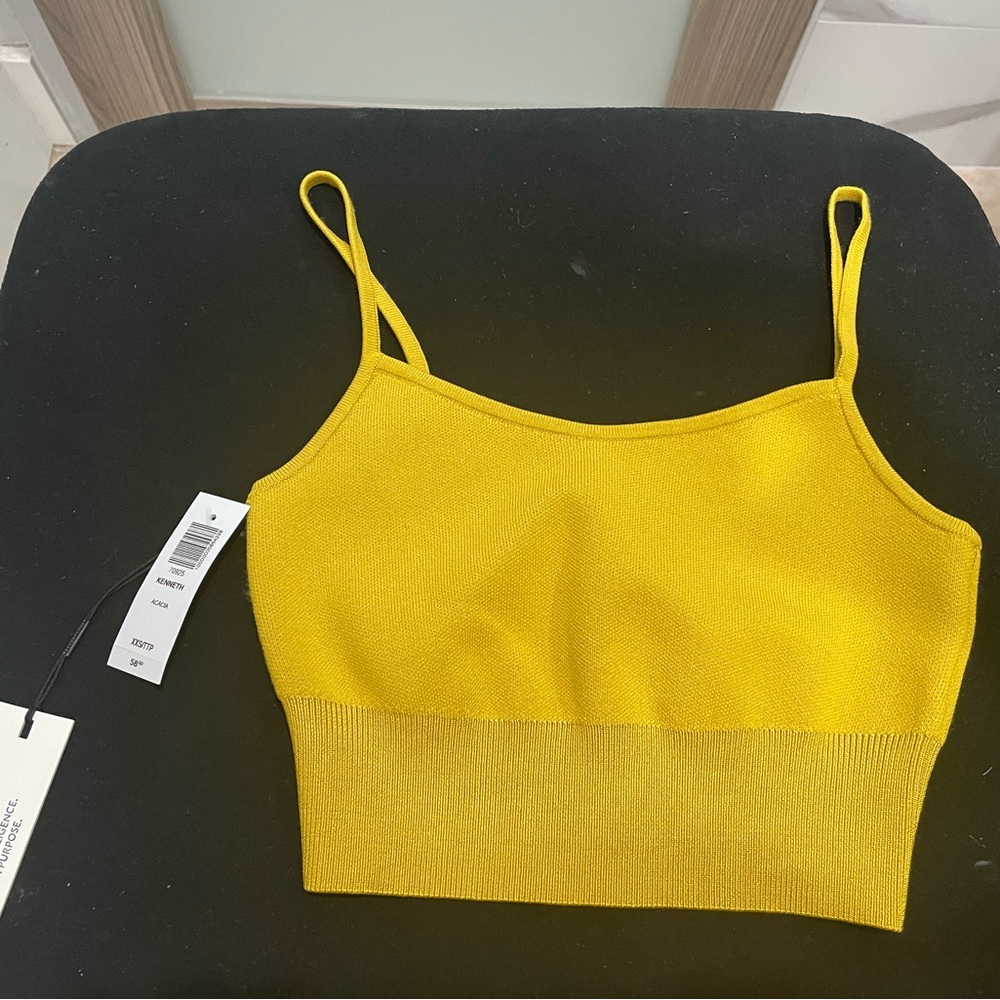 Never used with tags Aritzia Babaton Kenneth Crop XXS Acacia Yellow